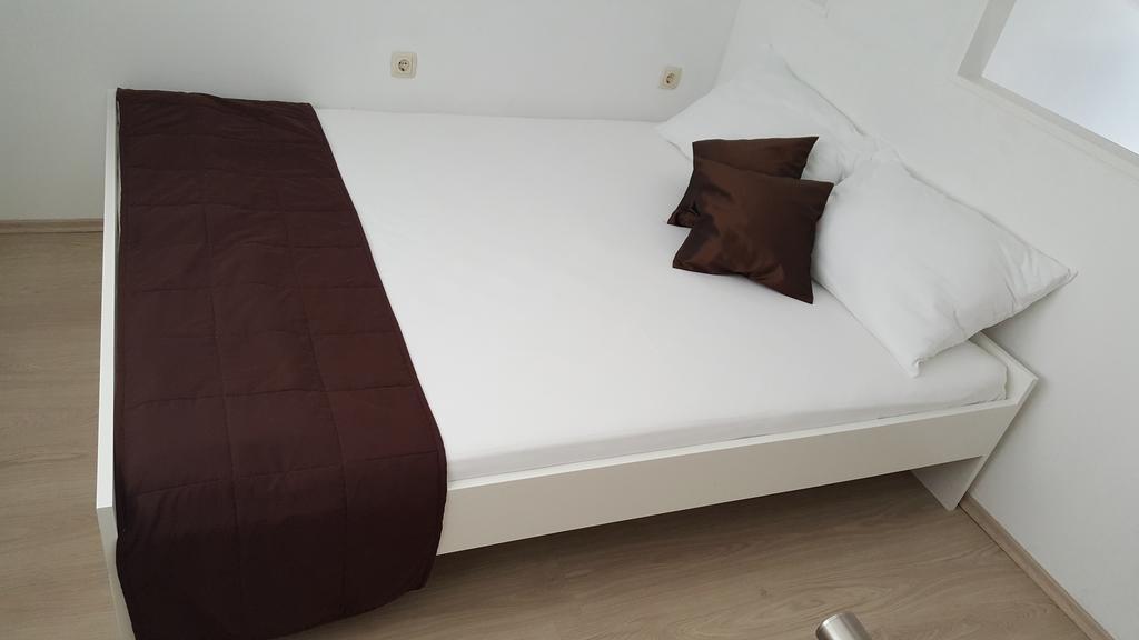 Apartments Rotim Заострог Екстериор снимка